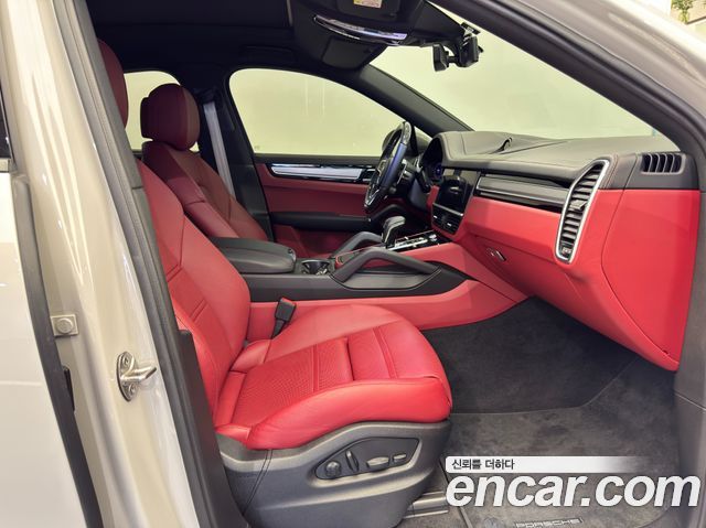 Porsche Cayenne 2023 — photo 10