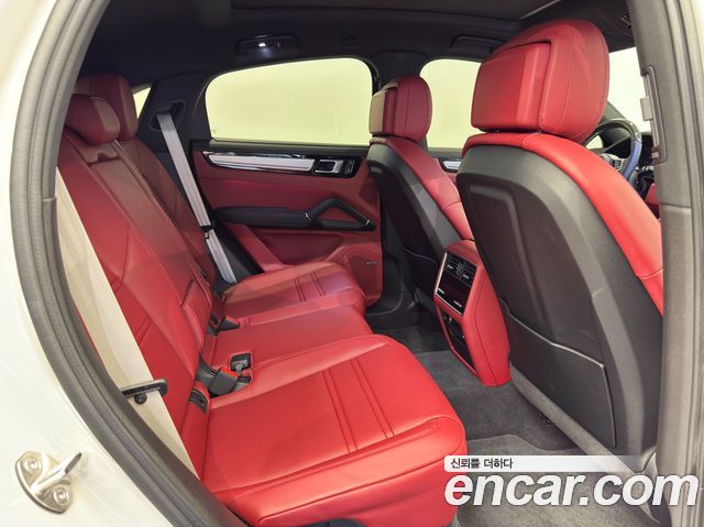 Porsche Cayenne 2023 — photo 11