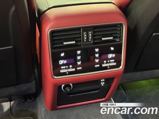 Porsche Cayenne 2023 — photo 15