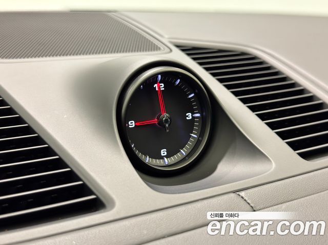 Porsche Cayenne 2023 — photo 17