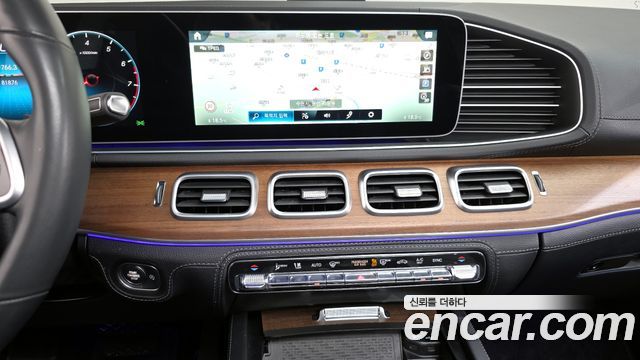 Mercedes-Benz GLE-Class 2021 — photo 14