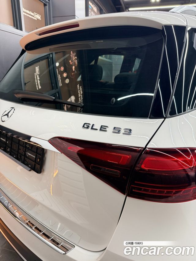 Mercedes-Benz GLE-Class 2025 — photo 4
