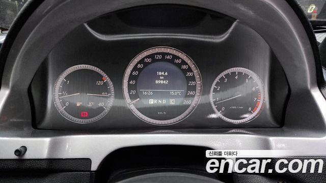 Mercedes-Benz C-Class 2009 — photo 8
