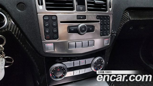 Mercedes-Benz C-Class 2009 — photo 17