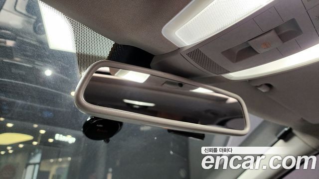 Mercedes-Benz C-Class 2009 — photo 18