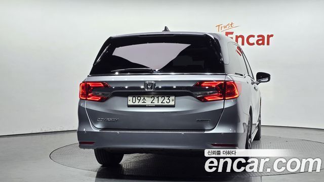 Honda Odyssey 2018 — photo 4