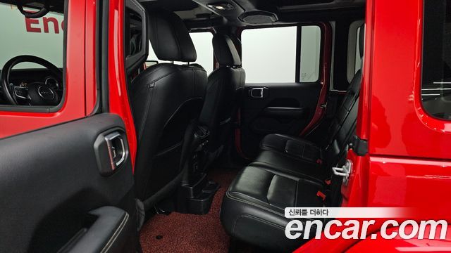 Jeep Wrangler 2018 — photo 13
