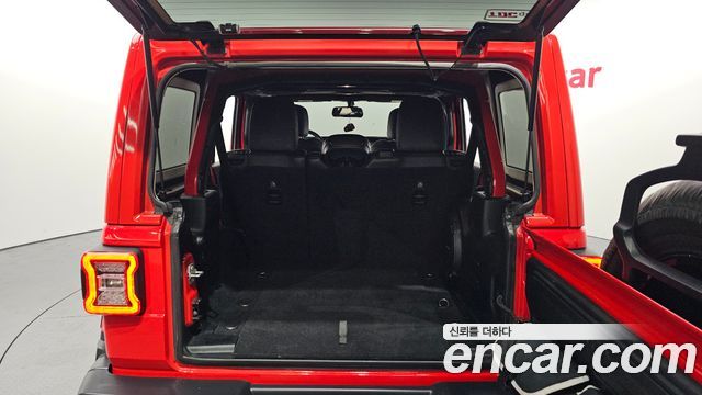 Jeep Wrangler 2018 — photo 20