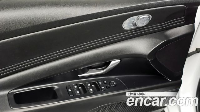 Hyundai AVANTE 2023 — photo 18