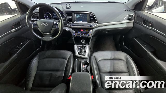 Hyundai AVANTE 2016 — photo 7