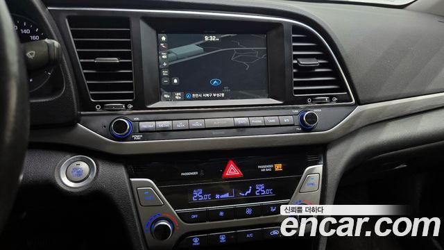 Hyundai AVANTE 2016 — photo 18
