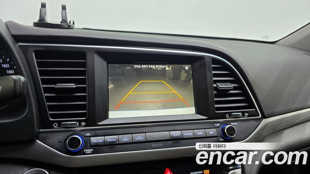 Hyundai AVANTE 2016 — photo 19