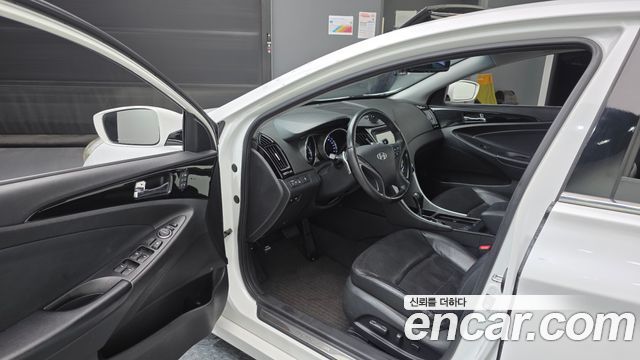 Hyundai Sonata 2011 — photo 10
