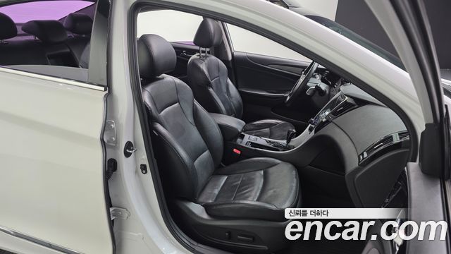 Hyundai Sonata 2011 — photo 12