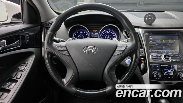 Hyundai Sonata 2011 — photo 13