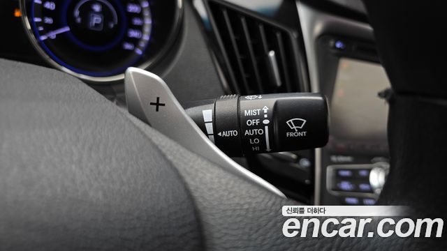 Hyundai Sonata 2011 — photo 16