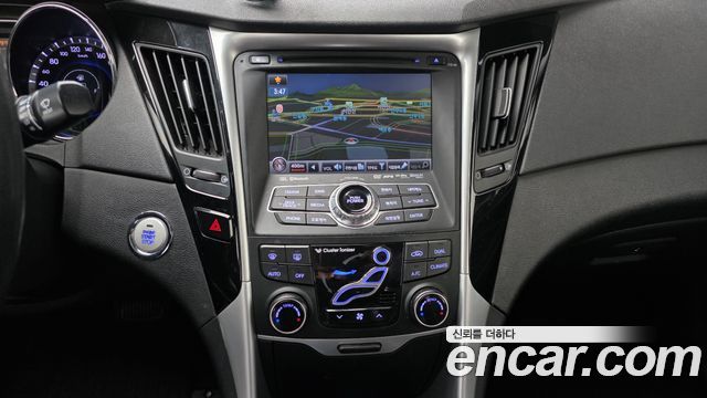 Hyundai Sonata 2011 — photo 17