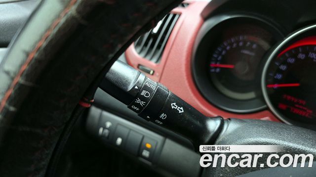Kia Porte 2012 — photo 16