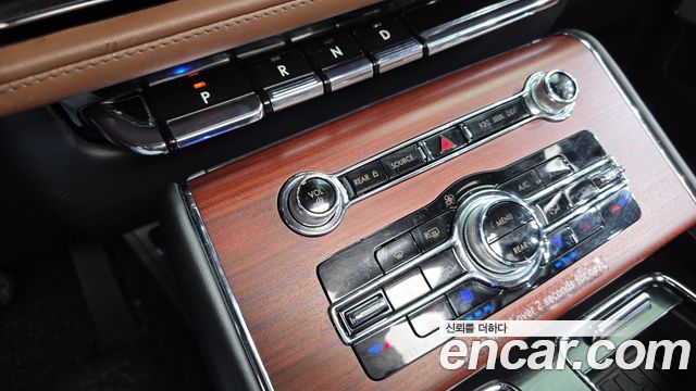 Lincoln Aviator 2022 — photo 9