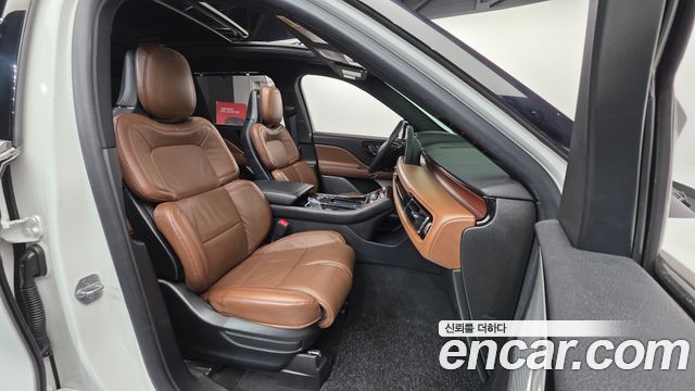 Lincoln Aviator 2022 — photo 10
