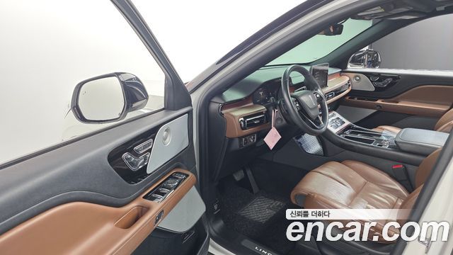 Lincoln Aviator 2022 — photo 13