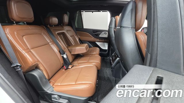 Lincoln Aviator 2022 — photo 18