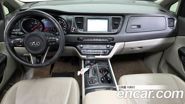 Kia Canival 2017 — photo 7