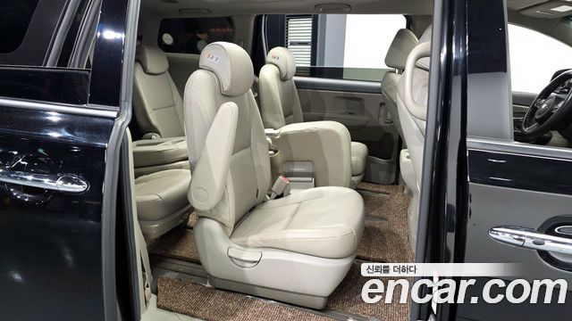 Kia Canival 2017 — photo 12