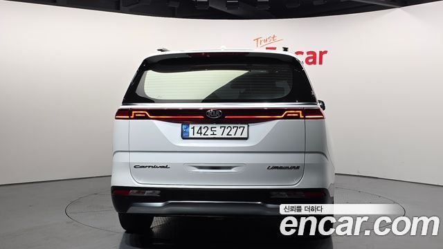 Kia Canival 2021 — photo 4
