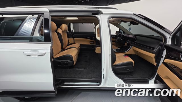 Kia Canival 2021 — photo 19