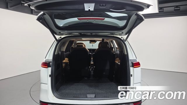 Kia Canival 2021 — photo 20