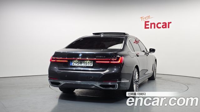BMW 7-Series 2021 — photo 4