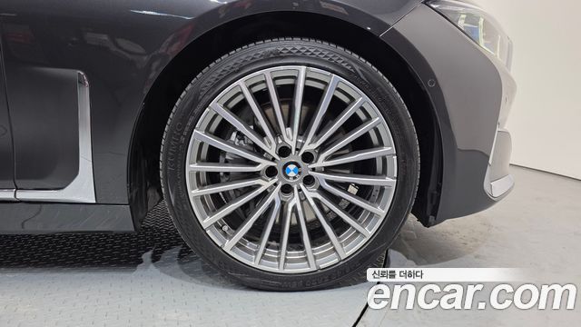 BMW 7-Series 2021 — photo 5