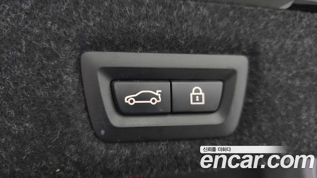 BMW 5-Series 2021 — photo 18