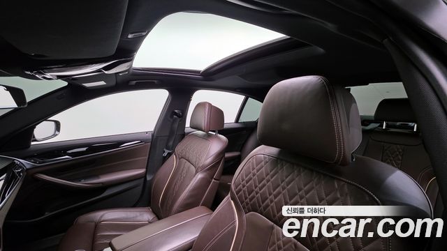 BMW 5-Series 2021 — photo 19