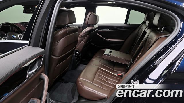 BMW 5-Series 2021 — photo 20
