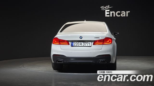 BMW 5-Series 2018 — photo 4