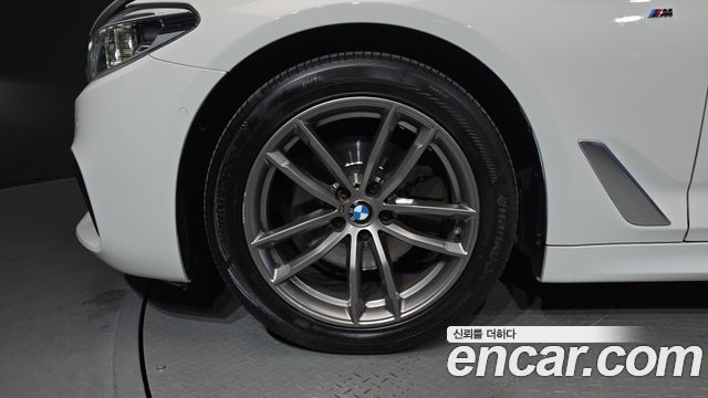 BMW 5-Series 2018 — photo 5