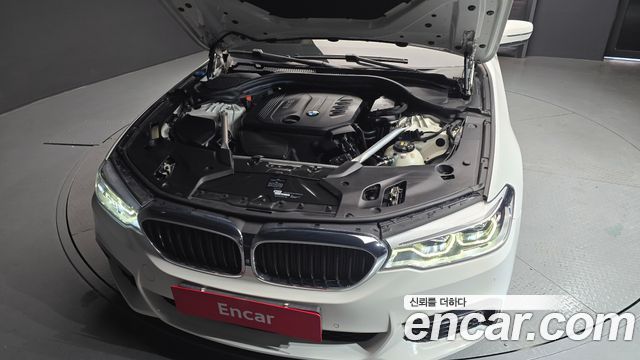BMW 5-Series 2018 — photo 6