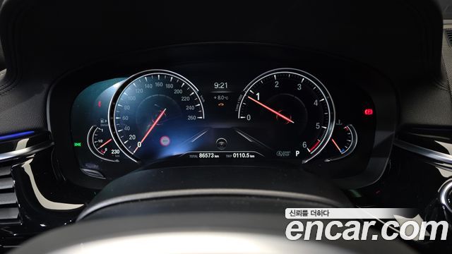 BMW 5-Series 2018 — photo 8