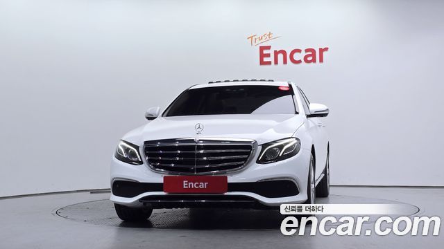 Mercedes-Benz E-Class 2020 — photo 1