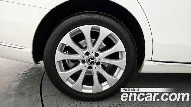 Mercedes-Benz E-Class 2020 — photo 5