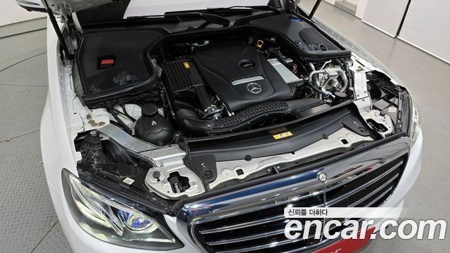 Mercedes-Benz E-Class 2020 — photo 6