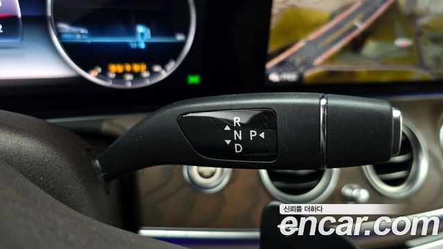 Mercedes-Benz E-Class 2020 — photo 9