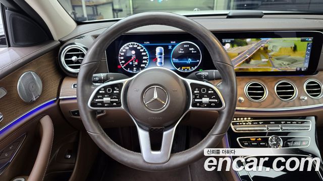 Mercedes-Benz E-Class 2020 — photo 13