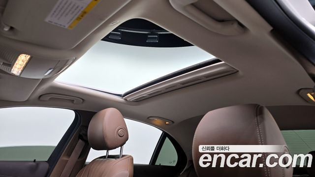 Mercedes-Benz E-Class 2020 — photo 18