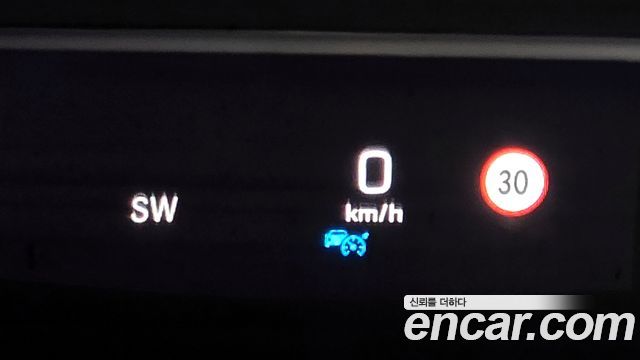 Mercedes-Benz E-Class 2020 — photo 19