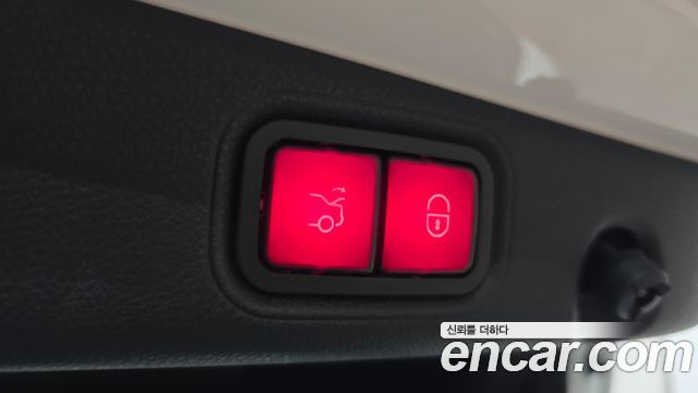 Mercedes-Benz E-Class 2020 — photo 20