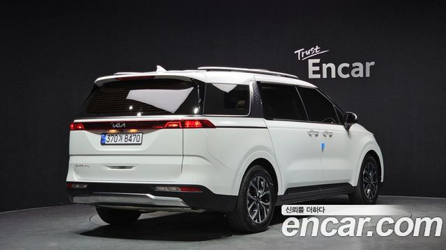 Kia Canival 2022 — photo 2