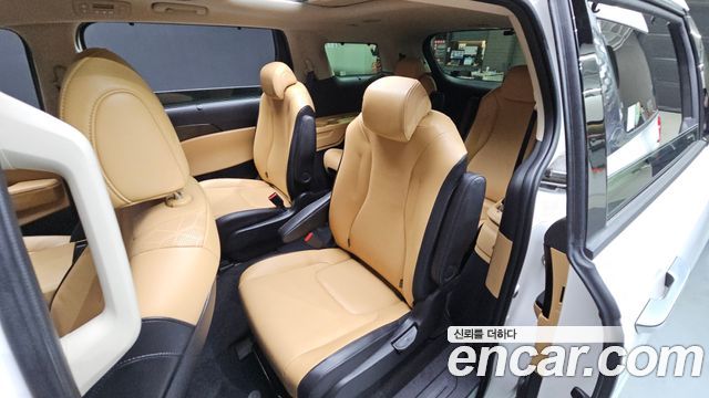 Kia Canival 2022 — photo 12